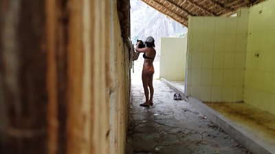 vakoilukamera espanjalaisen yliopistokollegan päällä